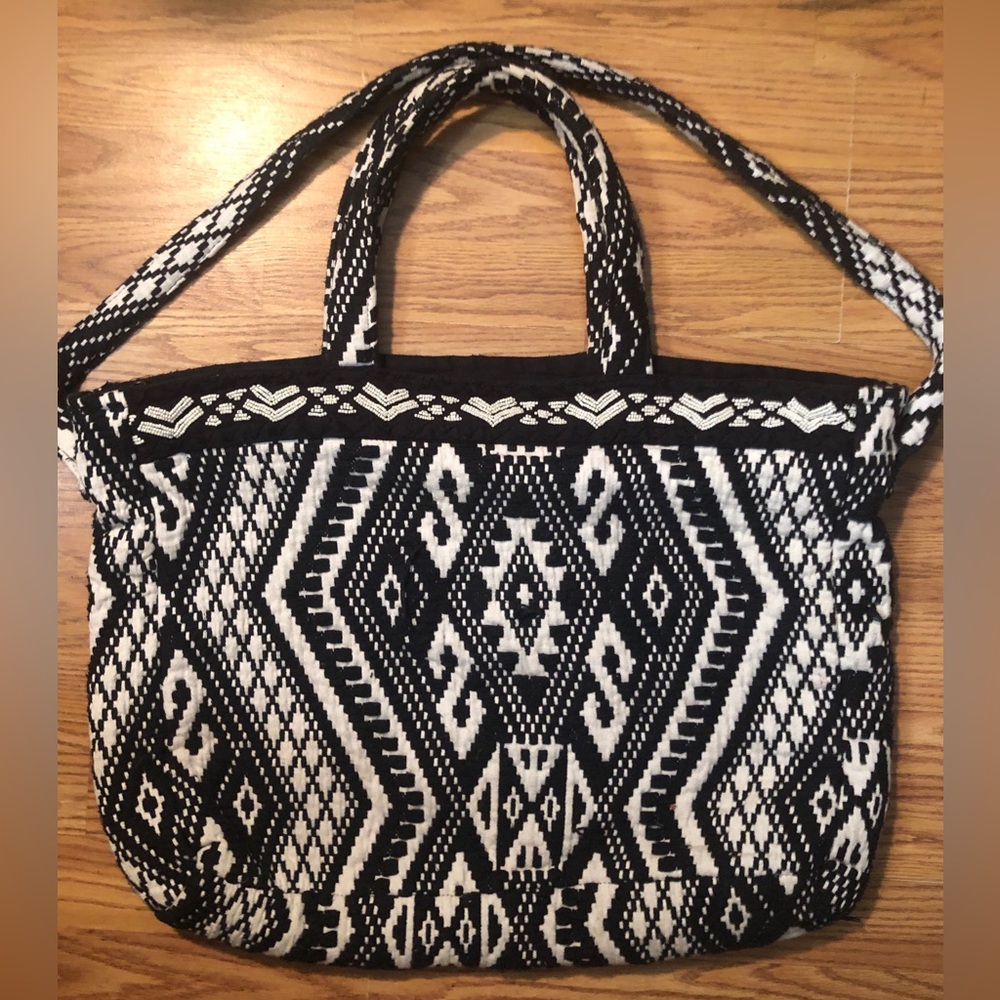 Mossimo Black & White Aztec Hex Knit Crossbody Duffle Bag L 15x19”